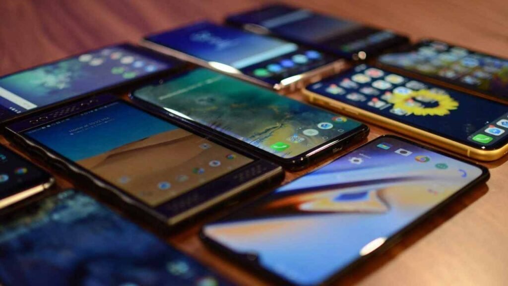 My friend’s fiancee landed in hospital after checking his phone — Yhemolee