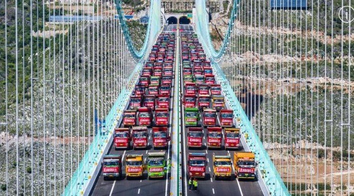 World’s tallest bridge to open to traffic in southwest China