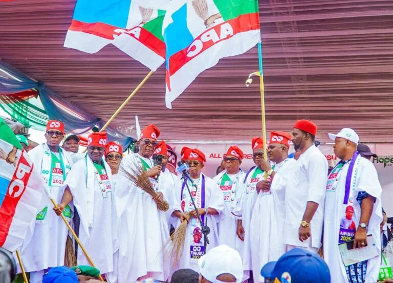 Osun: 5 PDP Reps, Senators formally defect to APC