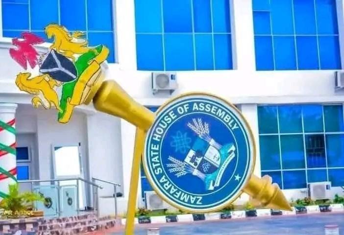 Zamfara Speaker, 12 PDP lawmakers defect to APC