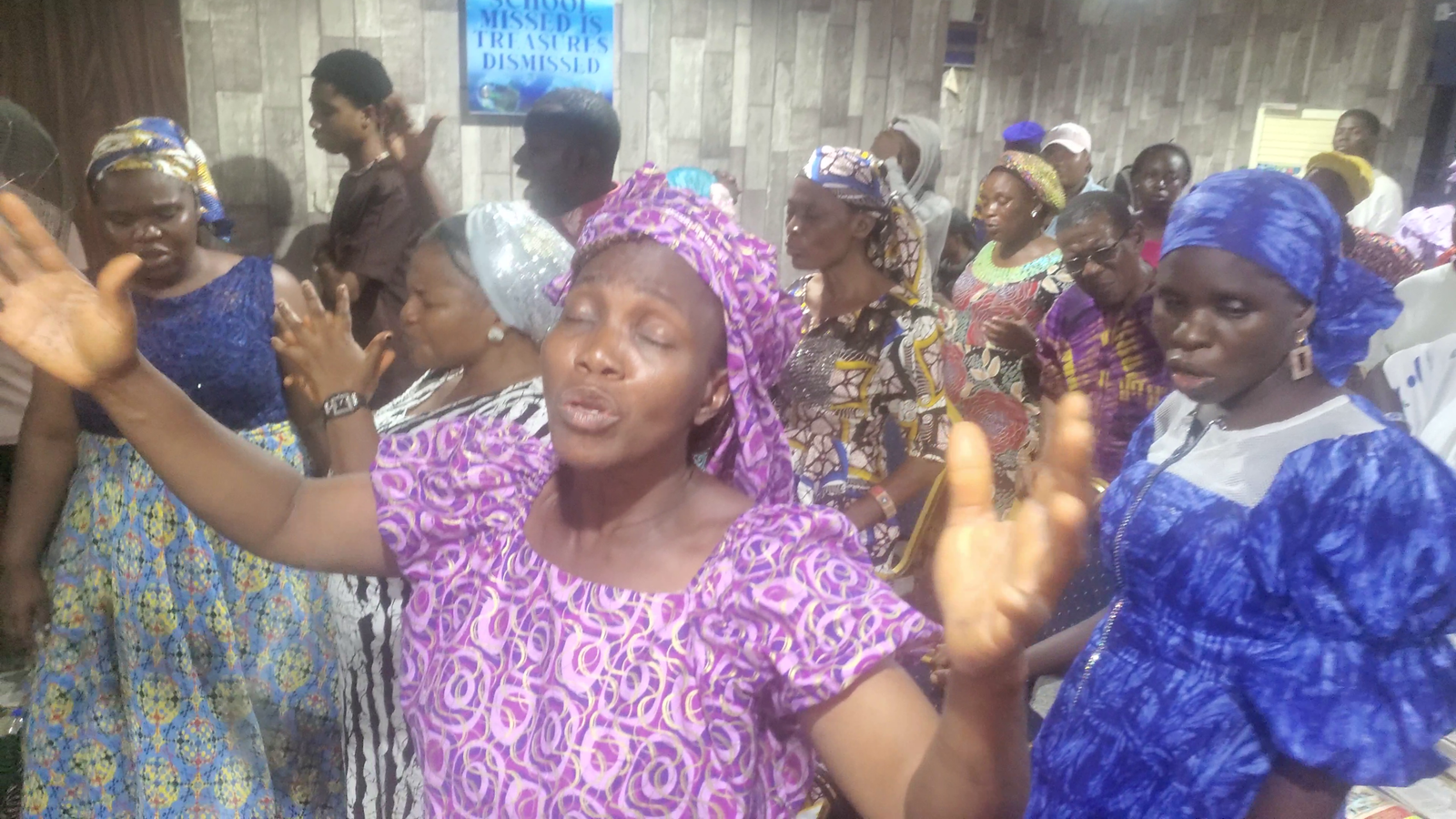 Stop cursing leaders, pray for Nigeria – Clerics urge Nigerians