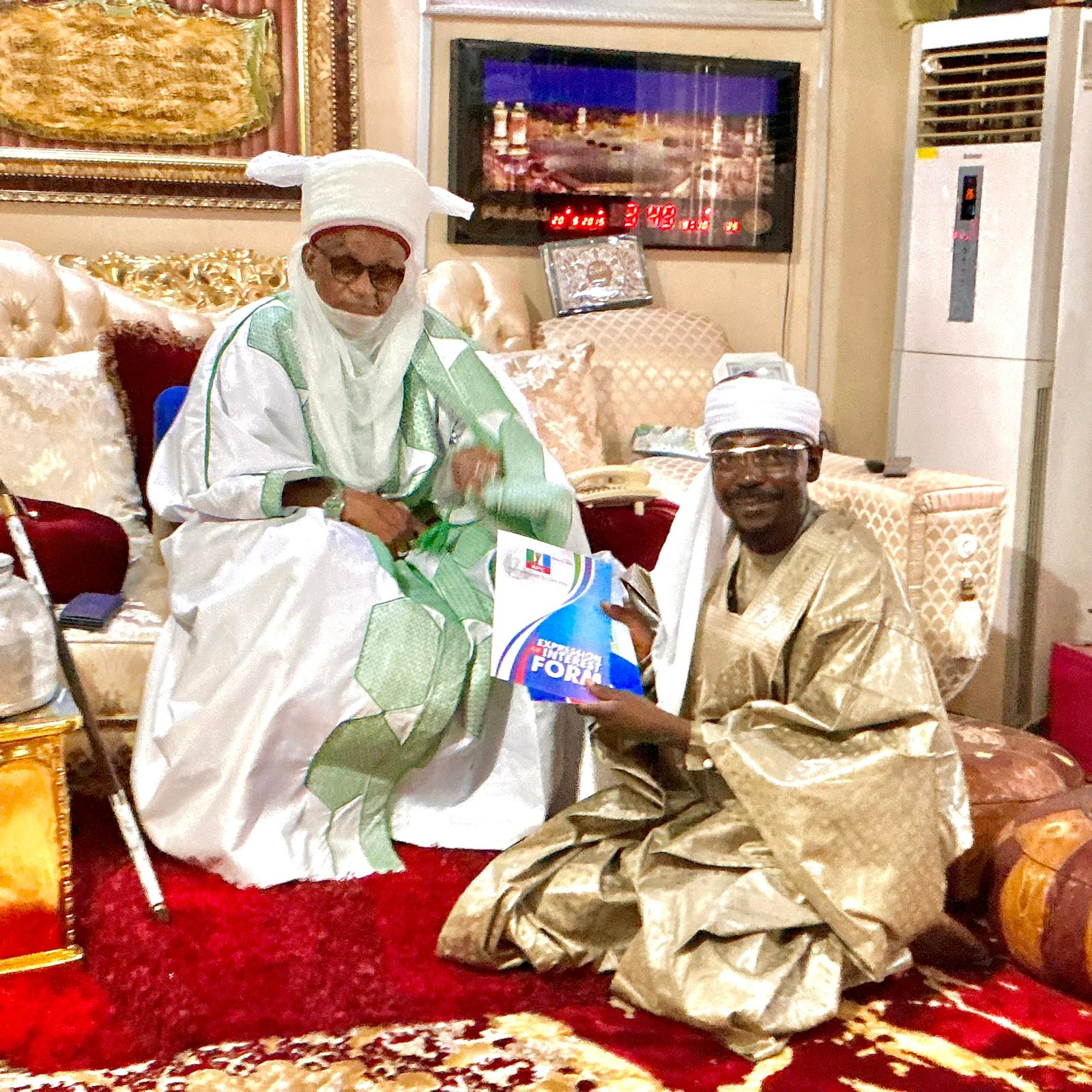 Ndarani, SAN, presents nomination, expression of interest forms to Etsu Nupe for blessing
